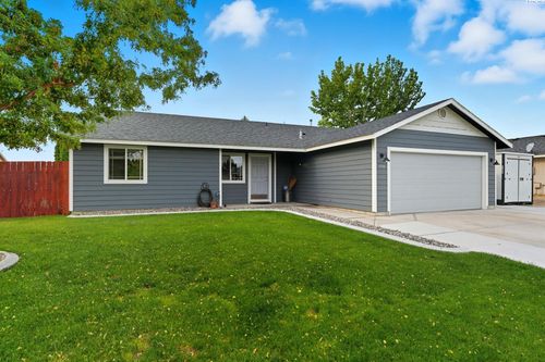 4214 Finnhorse Ln, Pasco, WA, 99301-8318 | Card Image