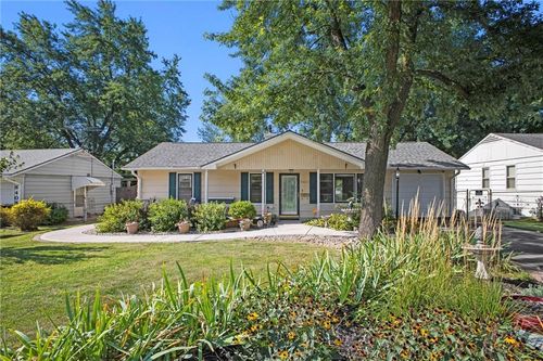 8403 E 110th Ter, Kansas City, MO, 64134-3426 | Card Image