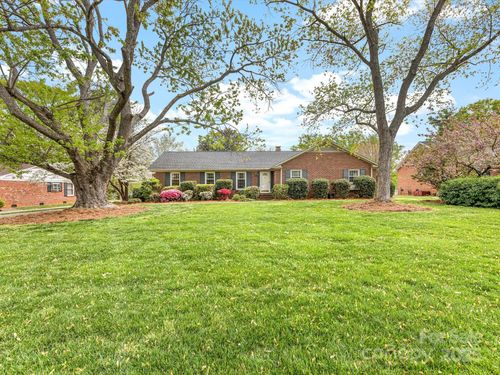 512 Holiday Rd, Gastonia, NC, 28054-4915 | Card Image