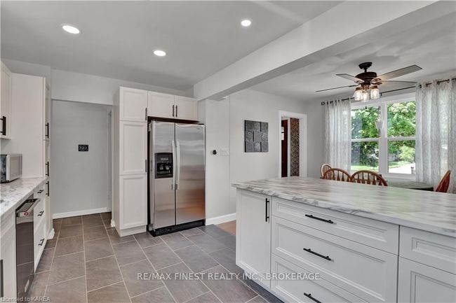 137 Hillendale Ave, House other with 3 bedrooms, 2 bathrooms and 5 parking in Kingston ON | Image 9