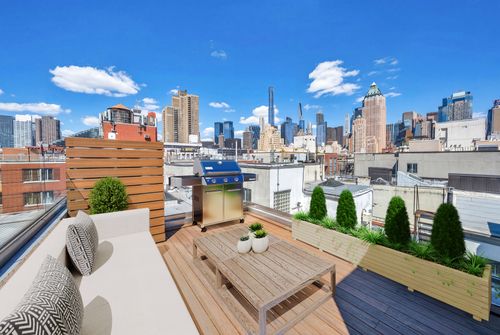 4d-521 W 47th St, New York, NY, 10036-2246 | Card Image