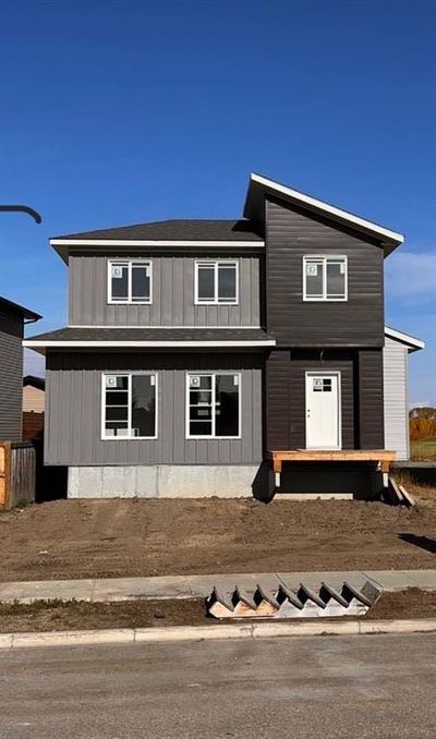 8638 72 Ave, House detached with 3 bedrooms, 2 bathrooms and 4 parking in Grande Prairie AB | Image 1