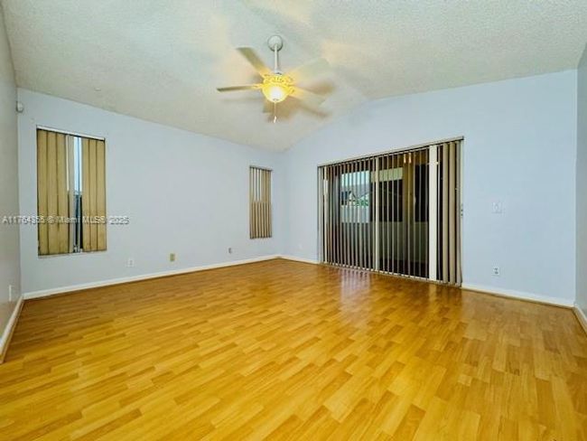 495 Carrington Ln, House other with 4 bedrooms, 3 bathrooms and null parking in Weston FL | Image 10
