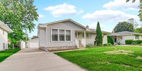 250 Sycamore Ln, Munster, IN, 46321-2110 | Card Image
