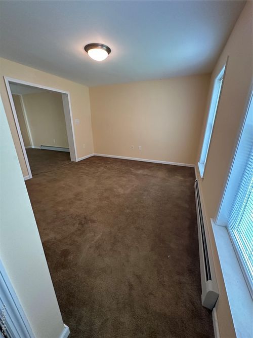 161 Washington Dr, Mastic Beach, NY, 11951-4118 | Card Image