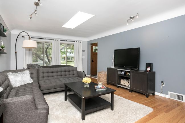 2012 Devonshire Rd, House other with 3 bedrooms, 2 bathrooms and null parking in Bloomfield Hills MI | Image 9