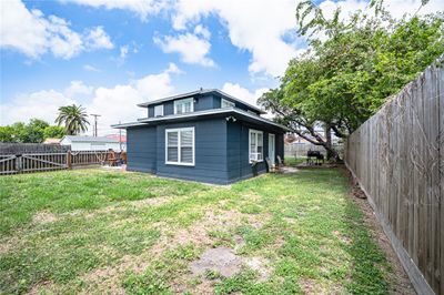 131 W Spencer, House other with 3 bedrooms, 2 bathrooms and null parking in Aransas Pass TX | Image 3