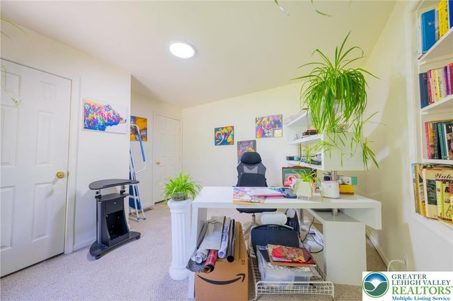 7112 Howell Ter, House other with 4 bedrooms, 2 bathrooms and null parking in Stroudsburg PA | Image 13