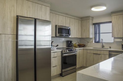 1001-2780 Ne 183rd St, Aventura, FL, 33160-2111 | Card Image