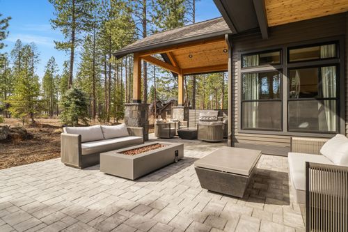 360-56350 Mirror Rock Loop, Bend, OR, 97707-2680 | Card Image