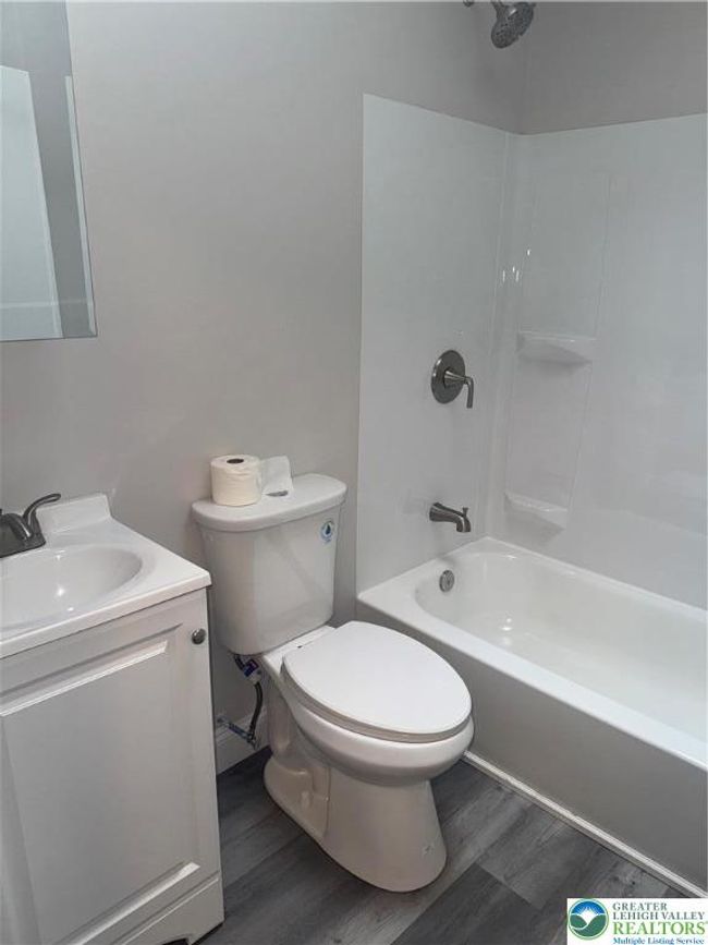 1805 E Cambridge St, Townhouse with 4 bedrooms, 2 bathrooms and null parking in Allentown PA | Image 11
