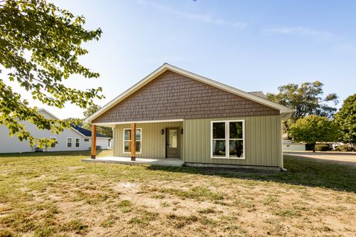 104 E North 2nd St, Findlay, IL, 62534-9701 | Card Image