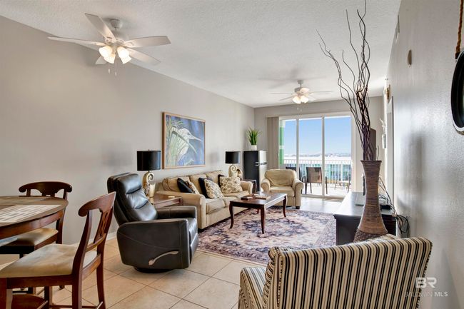 Living Room | Image 11