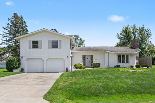 52266 Tallyho Dr N, South Bend, IN, 46635-1047 | Card Image