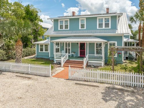 111 4th St, Apalachicola, FL, 32320-1753 | Card Image