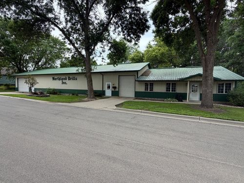 200 North Ave W, Grove City, MN, 56243-4413 | Card Image