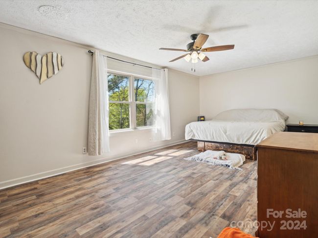 UPSTAIRS BEDROOM | Image 22