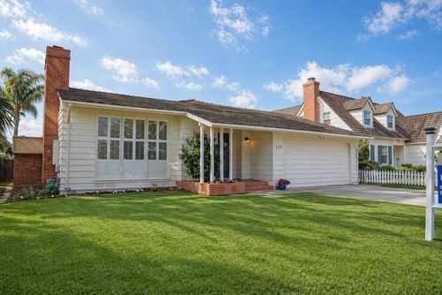 239 Oak St, Salinas, CA, 93901-4111 | Card Image