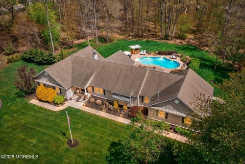 83 Oak Glen Rd, Howell, NJ, 07731-8615 | Card Image