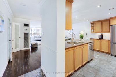 2005 - 633 Bay St, Condo with 1 bedrooms, 2 bathrooms and null parking in Toronto ON | Image 2