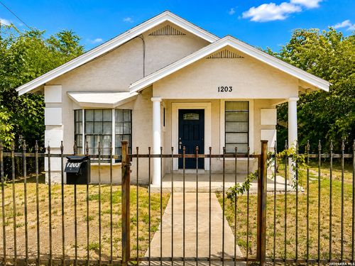 1203 Lamar St, San Antonio, TX, 78202-1327 | Card Image