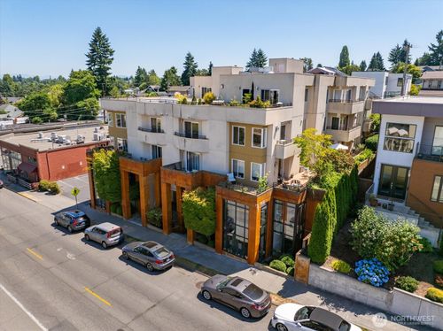 apt-302-225 Ne 65th St, Seattle, WA, 98115-6561 | Card Image