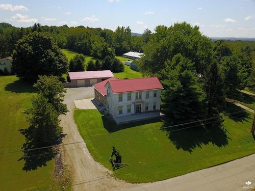 942 Howard Rd, Waverly, OH, 45690-9427 | Card Image
