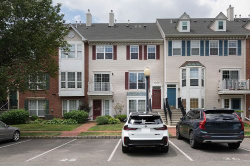 3 Persimmon Ct, Jersey City, NJ, 07305-4872 | Card Image
