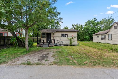 7335 Parkes St, Houston, TX, 77088-7724 | Card Image