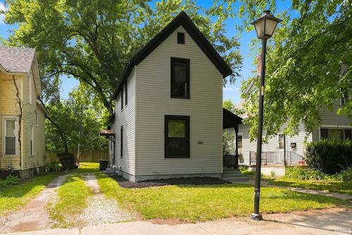 313 Greenwood Ave, Fort Wayne, IN, 46808-3323 | Card Image