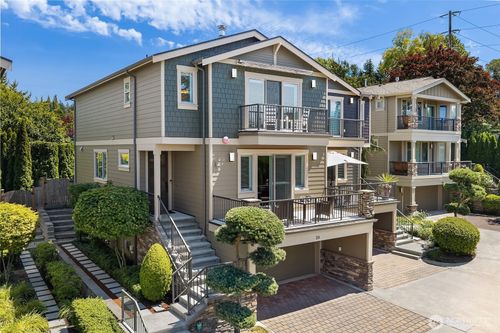 20 6th St, Kirkland, WA, 98033-6313 | Card Image