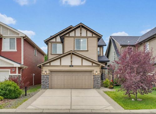 145 Sunset Manor, House with 4 bedrooms, 4 bathrooms and 4 parking in Cochrane AB | Card Image