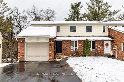 45 Milton St, Bracebridge, ON, P1L1G8 | Card Image