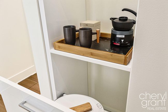 Suite 2-Towel Warmer & Sake Service | Image 17