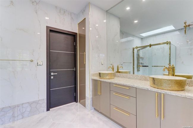 27 Ormond St, House other with 7 bedrooms, 8 bathrooms and null parking in Dix Hills NY | Image 14