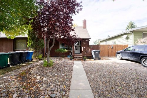 2314 13 St N, Lethbridge, AB, T1H4Y5 | Card Image