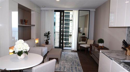 3010-987 Queen St, Honolulu, HI, 96814-4117 | Card Image