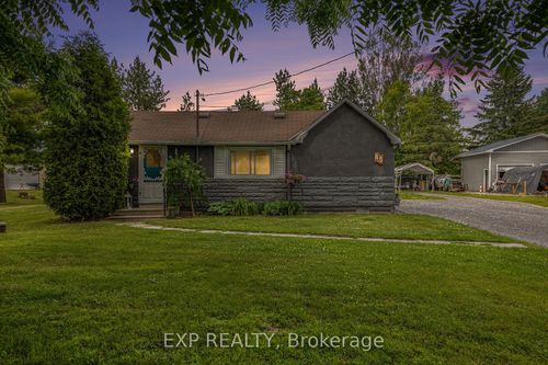 85 Moore St, Arnprior, ON, K7S1G3 | Card Image