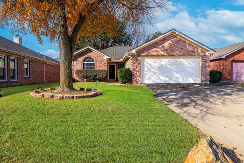 12212 Stillglen Trl, Burleson, TX, 76028-7565 | Card Image