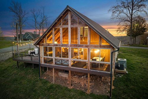 446 Oak Dr, Smithville, TN, 37166-7466 | Card Image