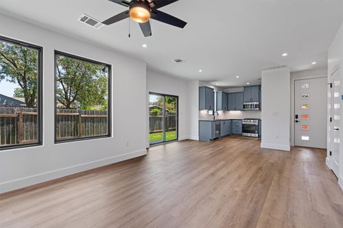 2-1402 Beckett St, Austin, TX, 78757-8302 | Card Image