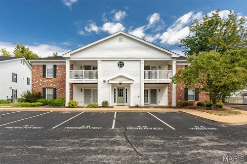 apt-d-3417 Country Stone Manor Dr, Manchester, MO, 63088-1460 | Card Image