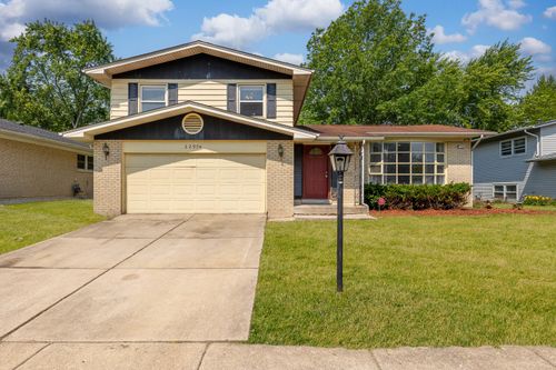 22904 Valley Dr, Richton Park, IL, 60471-2339 | Card Image