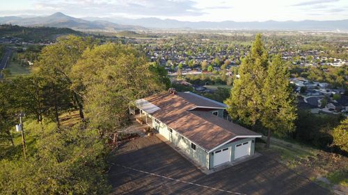 1015 Palima Dr, Eagle Point, OR, 97524-9074 | Card Image