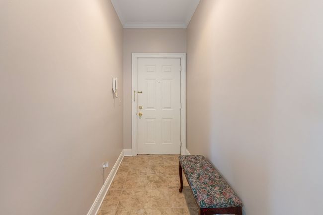Private Secure Entry, Elevator 2-5 Min to Garage | Image 7