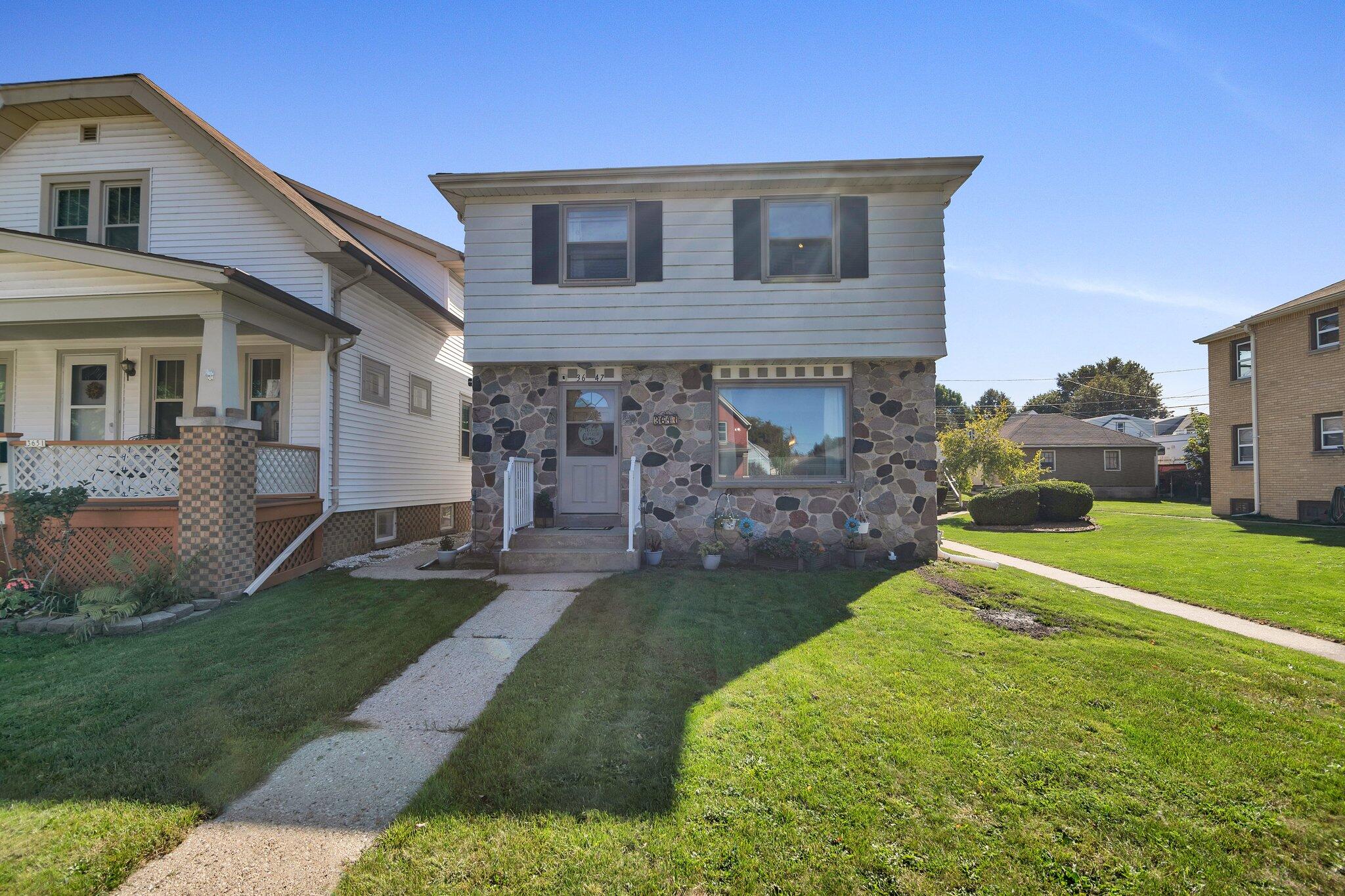 Holmes Ave, Cudahy, WI 53110