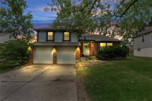3004 Nw Bristol Ct, Blue Springs, MO, 64015-2840 | Card Image