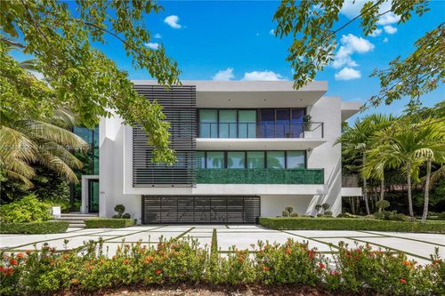 420 N Hibiscus Dr, Miami Beach, FL, 33139-5126 | Card Image