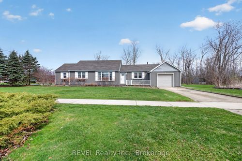 1258 Phillips St, Fort Erie, ON, L2A3B7 | Card Image