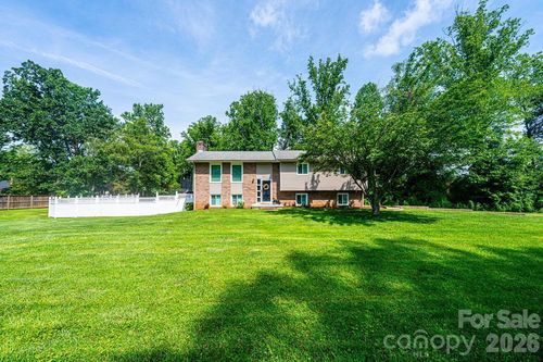 2651 31st Street Ct Ne, Hickory, NC, 28601-7914 | Card Image